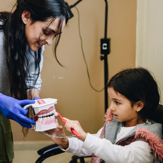 Sensibilisation à l’hygiène auprès des enfants.